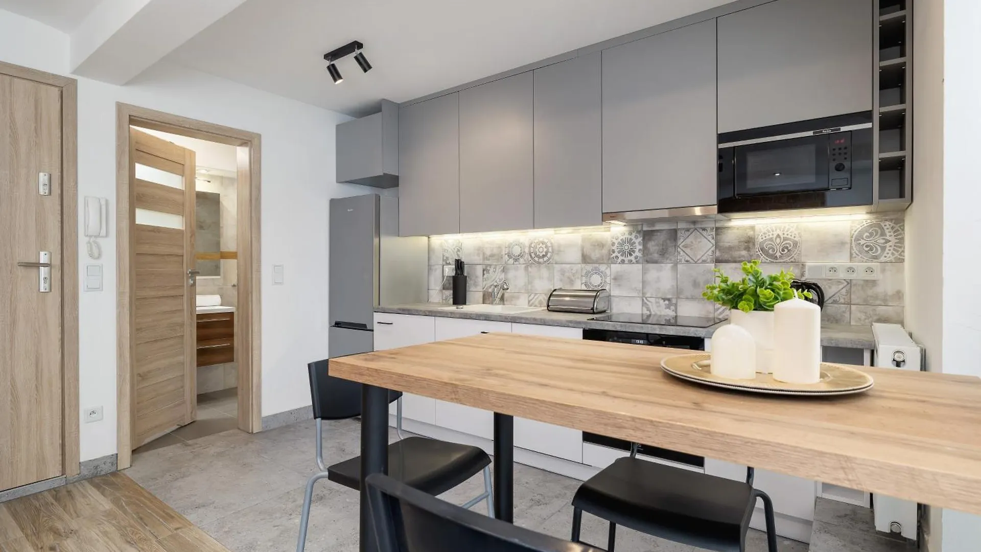Classic & Elegant Apartments Moniuszki In Krakow By Noclegi Renters