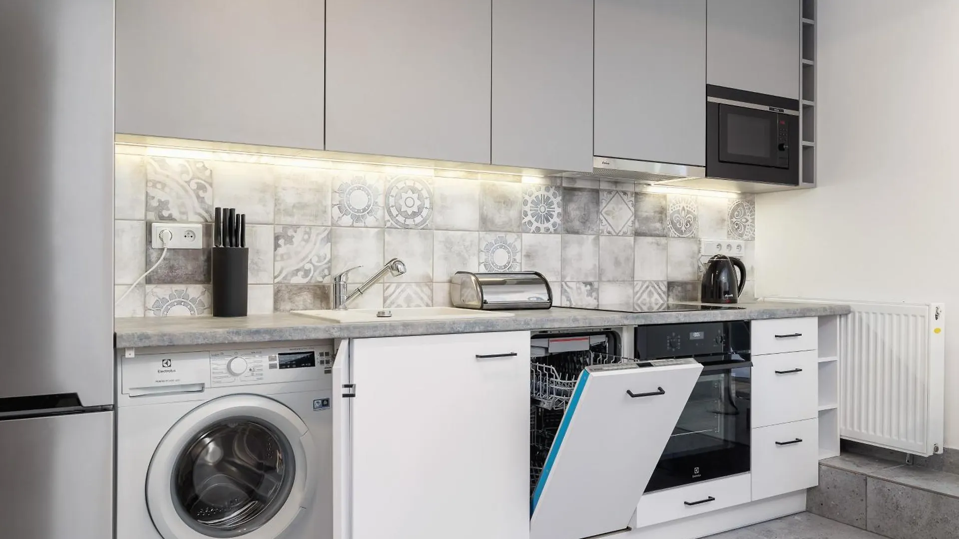 Classic & Elegant Apartments Moniuszki In Krakow By Noclegi Renters 0*,