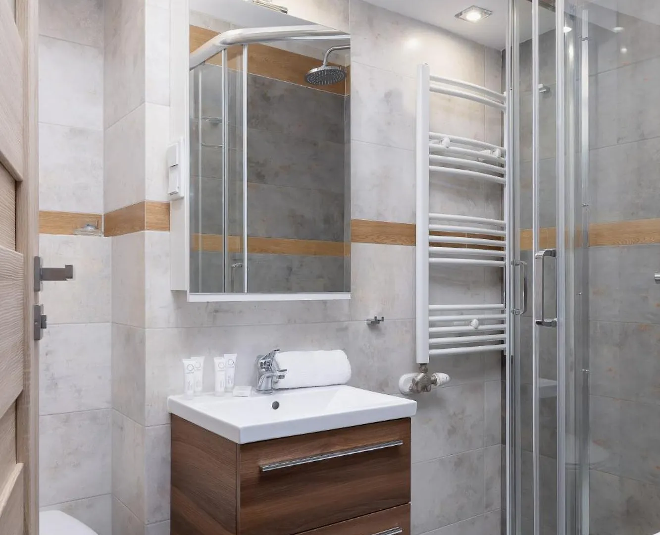 Classic & Elegant Apartments Moniuszki In Krakow By Noclegi Renters