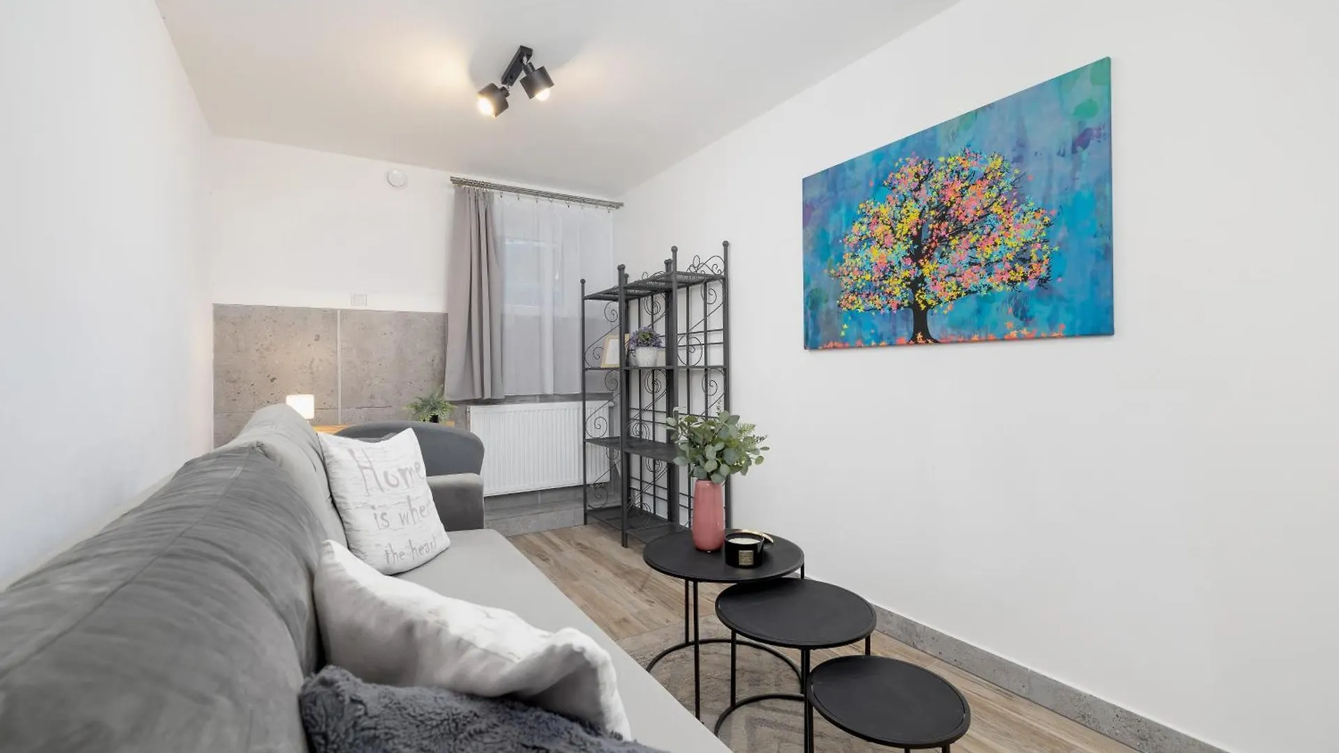 Classic & Elegant Apartments Moniuszki In Krakow By Noclegi Renters
