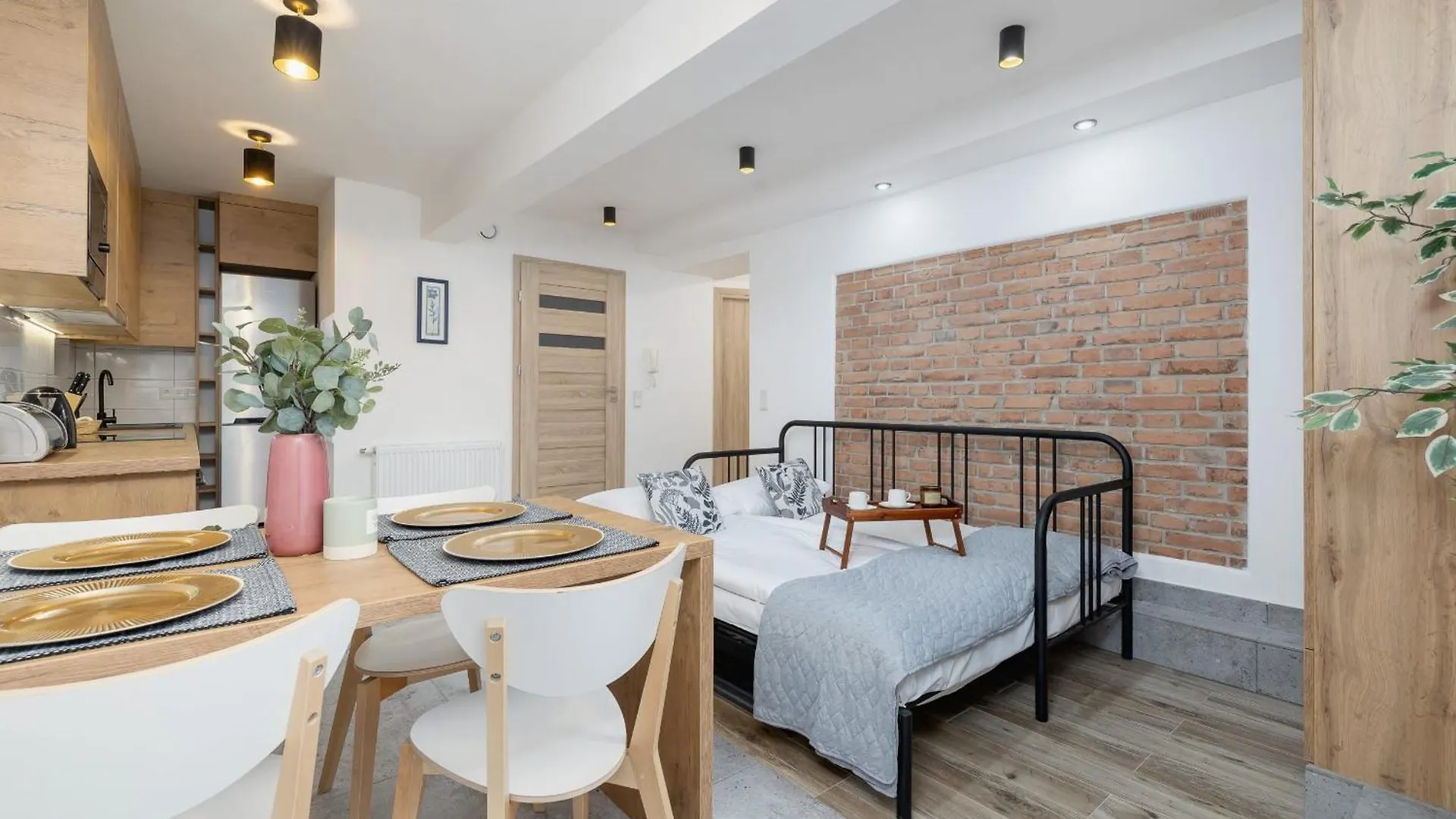 Classic & Elegant Apartments Moniuszki In Krakow By Noclegi Renters